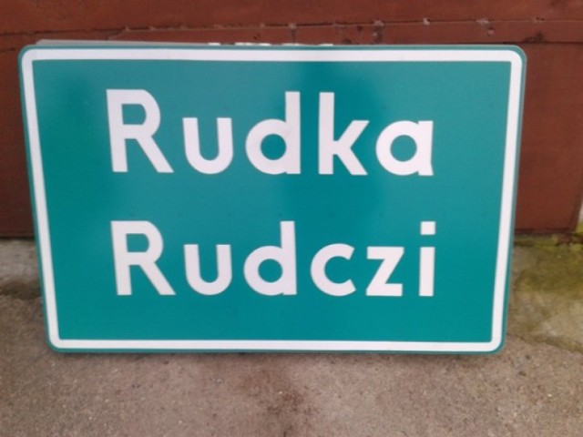 Dwujęzyczne tablice w Lipnicy i Cz. Dąbrówce