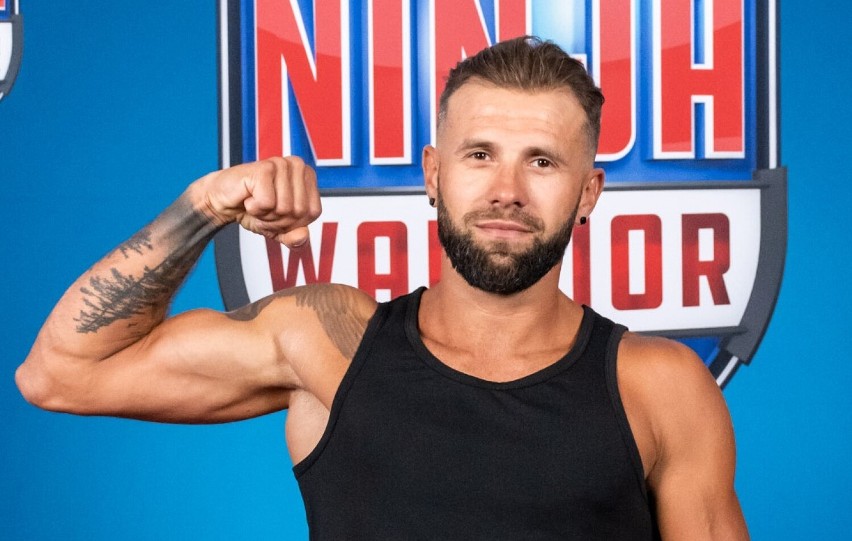 Sieradzanin Sebastian Kozubek wywalczył udział w finale Ninja Warrior Polska 2022. Zobacz ZDJĘCIA