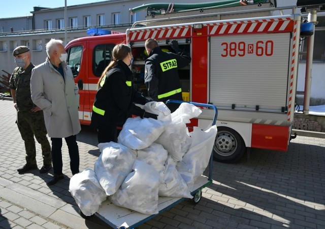 W poniedziałek 20 kwietnia rozpoczęła się dystrybucja darmowych pakietów ochronnych dla mieszkańców Tarnobrzega.