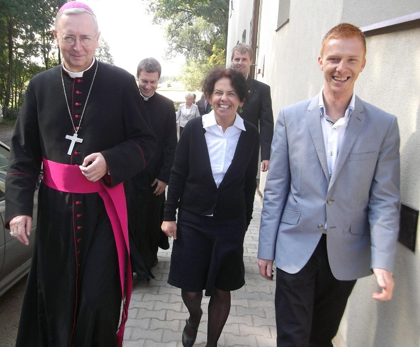 Zbąszyń. Arcybiskup w szkole. Duszpasterska wizyta w Chrośnicy. [ZDJĘCIA]