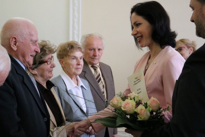 Małżeńskie jubileusze w Piekarach. Gody złote, diamentowe i żelazne ZDJĘCIA