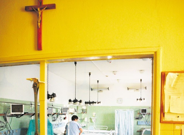 W szpitalu w Łagiewnikach we wszystkich salach pojawiły się krzyże