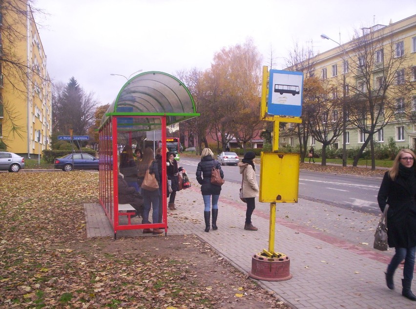 Nowy przystanek autobusowy na ul. Sowińskiego ma już wiatę