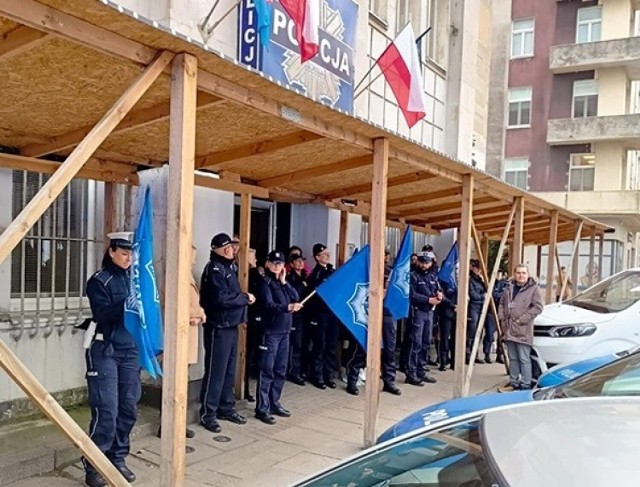 Protest policjantów pod Komendą Miejską Policji w Gdyni. 9.11.2022 r.