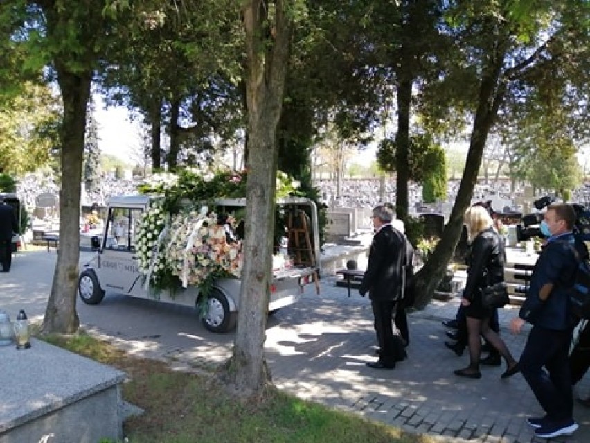 Pogrzeb reporterki Ewy Żarskiej w Piotrkowie Trybunalskim