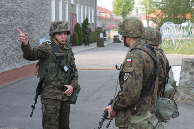 Przyjęte na potrzeby ćwiczenia nazwy państw (na przykład Wislandia i Monda), stron konfliktów, bloków militarnych, sojuszy czy stref odpowiedzialności nie odnosiły się do jakichkolwiek rzeczywistych uwarunkowań politycznych, ekonomicznych czy militarnych mających odzwierciedlenie w istniejącym świecie polityki. Nie można ich utożsamiać z żadnym państwem, związkiem lub środowiskiem. Natomiast ćwiczone scenariusze powinny uwzględniać współczesne realia i odwzorowywać potencjalne sytuacje konfliktu asymetrycznego. Dzięki temu możliwe jest utrzymanie i doskonalenie umiejętności oficerów sztabowych.