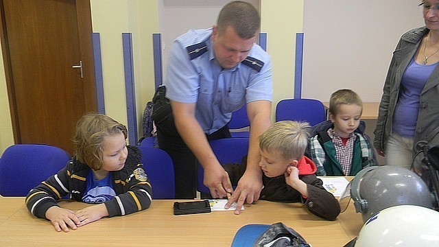 Policjanci z Kolbuszowa gościli przedszkolaków [ZDJĘCIA]