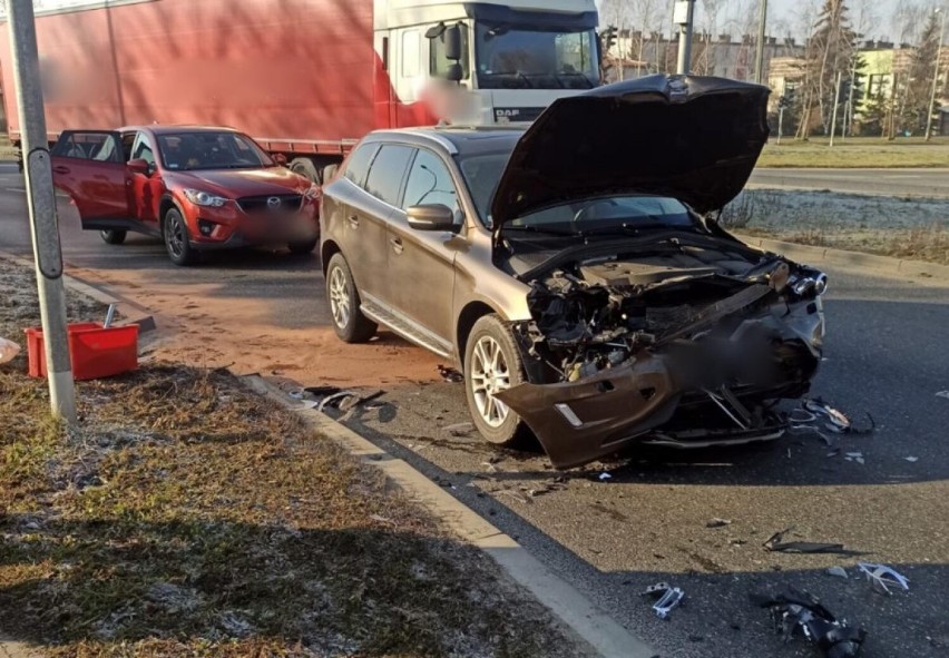 Do wypadku doszło w środę po godz. 8 rano. Rozbity samochód...