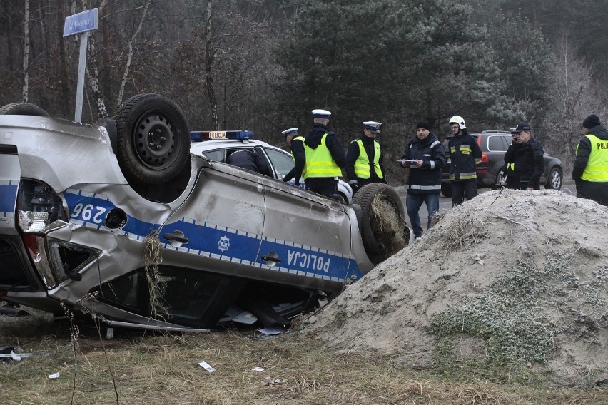 Wypadek radiowozu w Kosakowie 1.02.2017. Pościg za toyotą...