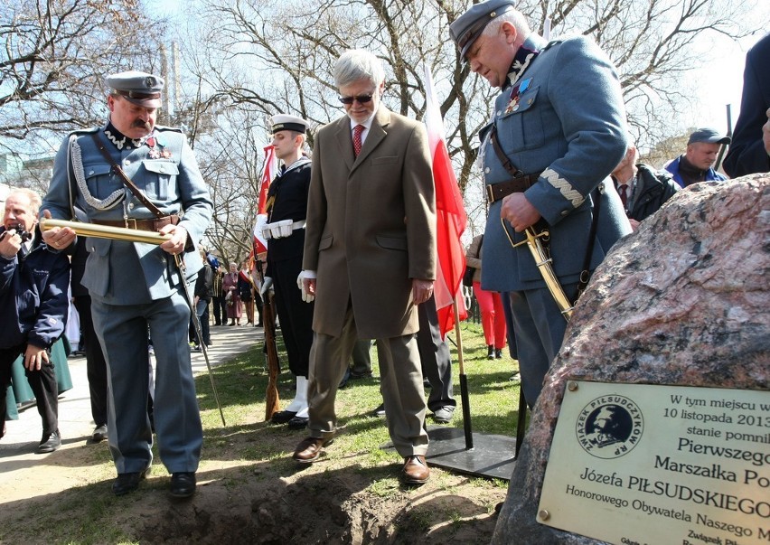 W Gdyni wmurowano kamień węgielny pod pomnik Piłsudskiego