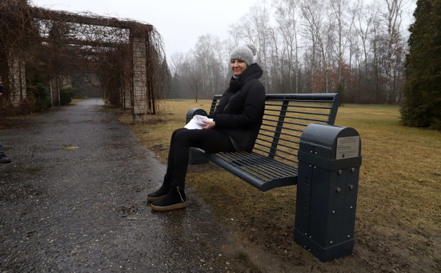 Mówiące ławki i mapa z piwonii w łódzkim ogrodzie botanicznym