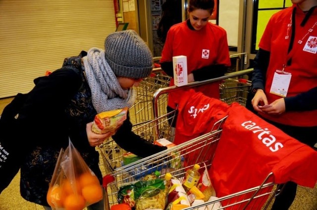 Wolontariusze będą prosić klientów sklepów o pomoc dla ubogich.