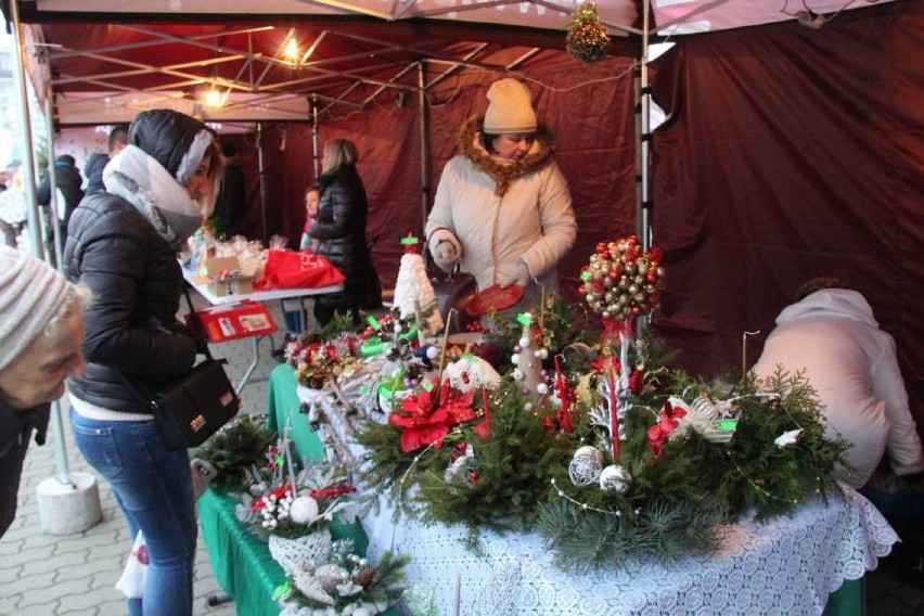 Tak wyglądał kiermasz świąteczny na Placu Wolności w 2018...