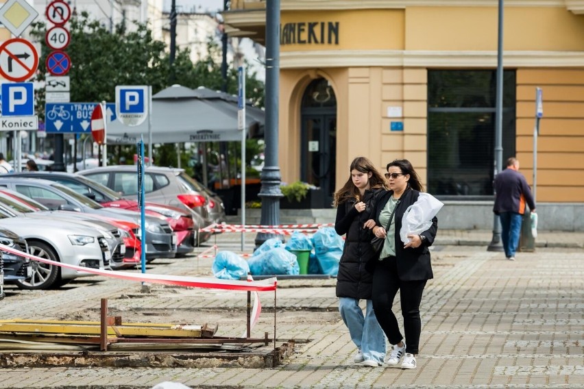 Ostatnie kwiaciarnie zniknęły z placu Wolności. Pięć...