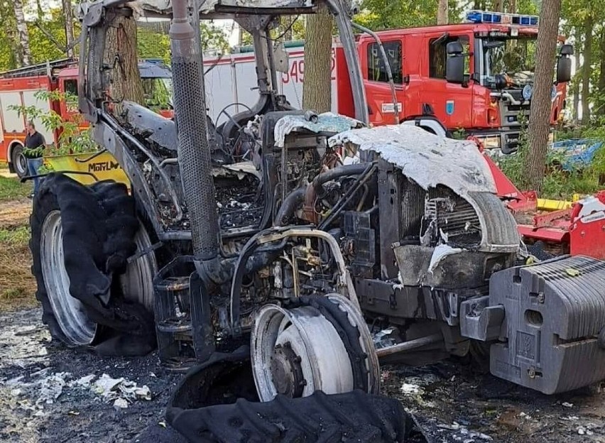 Pożar ciągnika w Cięćku, w gminie Myszyniec. Co się stało?