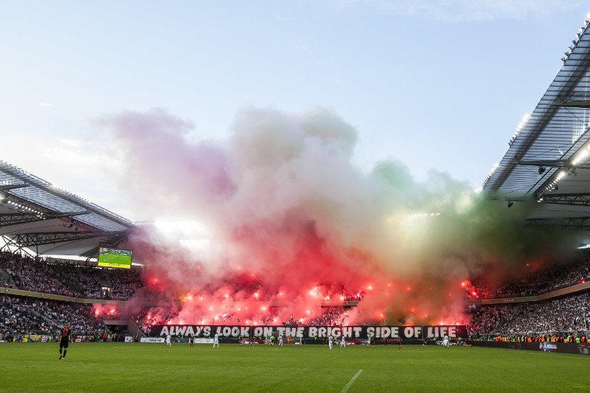 Legia Warszawa - Zagłębie Lublin 2:2. "Beznadzieja" przy Łazienkowskiej. Mistrzostwo pojechało do Gliwic