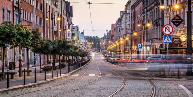 Na wydarzenia można zapisywać się w Punkcie Informacji o Mieście przy ul. Powstańców Śląskich 2/1 w Zabrzu. Rezerwacji można dokonać mailowo pisząc na adres info@um.zabrze.pl lub telefonicznie dzwoniąc pod numer 32 373 35 20