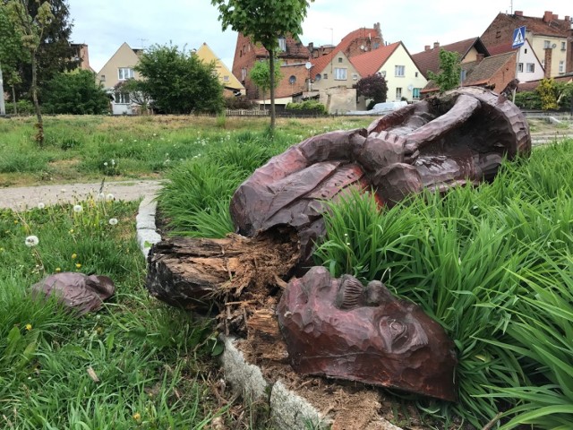 Ktoś zniszczył rzeźbę Oskara Tietza nad Jeziorem Miejskim w Międzychodzie (3/4.05.2020)