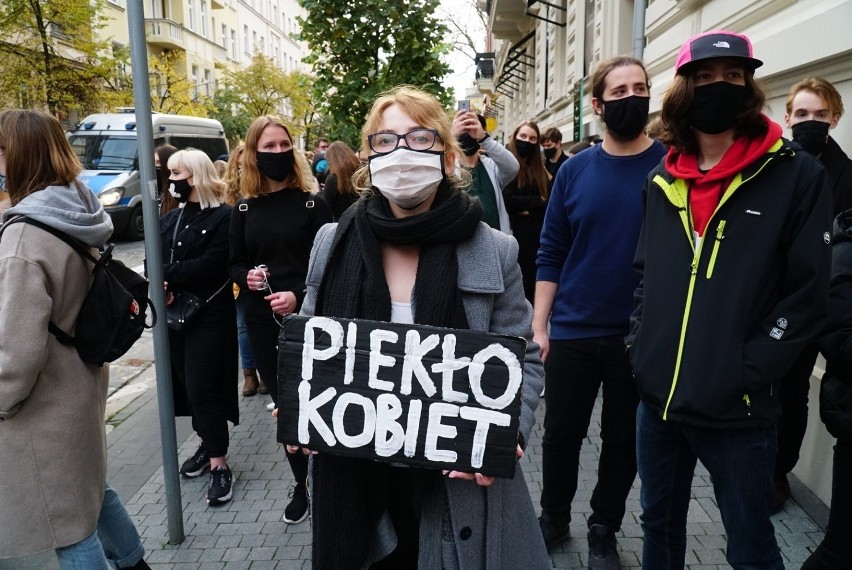 Protest przeciwko zakazowi aborcji w Poznaniu.
Przejdź do...