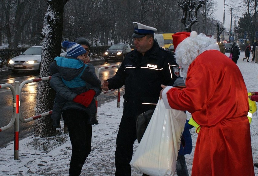 Policyjny Mikołaj w powiecie wieluńskim [FOTO]