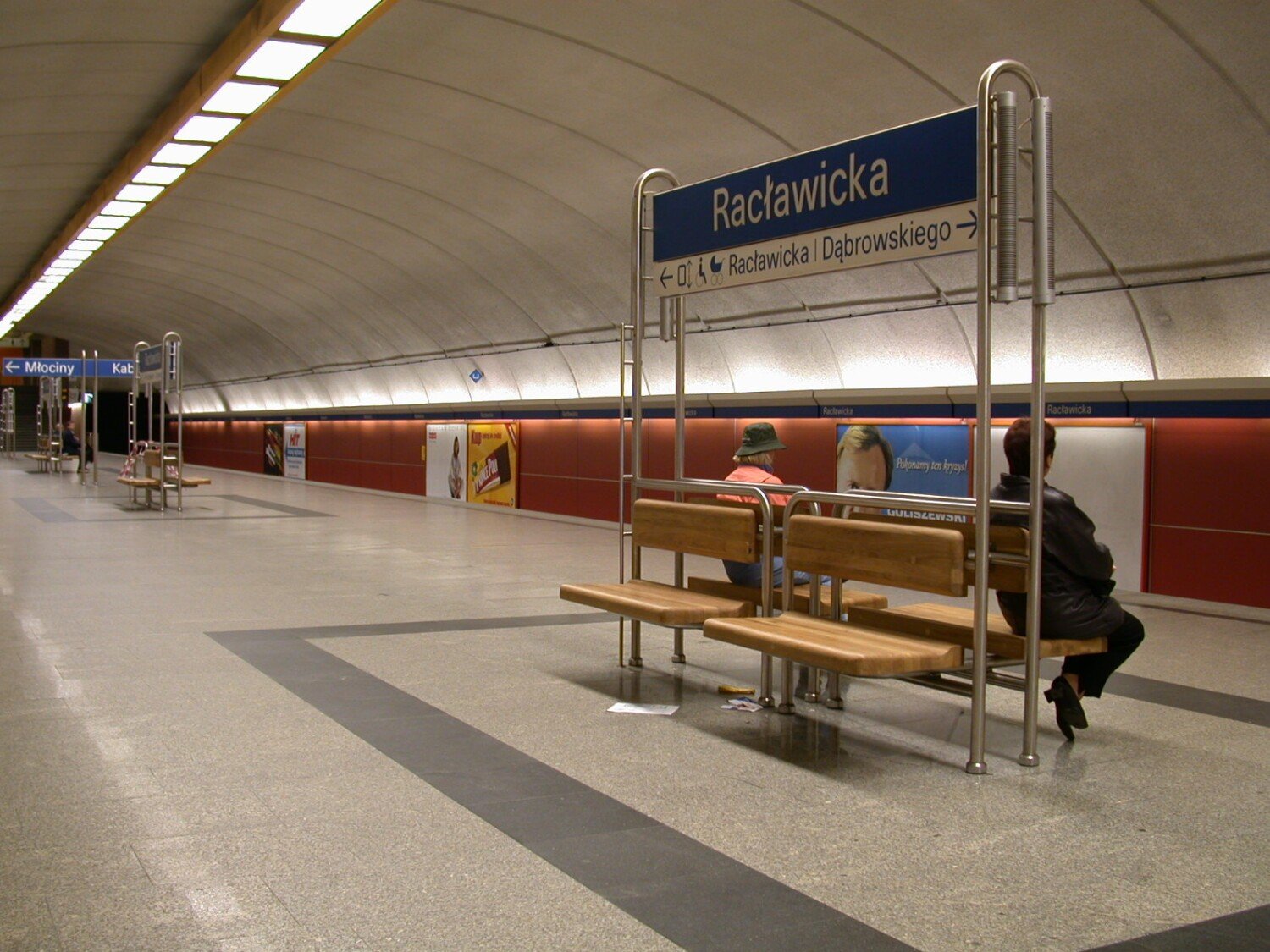 Ciekawostki metra w Warszawie. Odkrywamy tajemnice podziemnej kolejki.  Ruchome chodniki, schrony i nie tylko | Warszawa Nasze Miasto