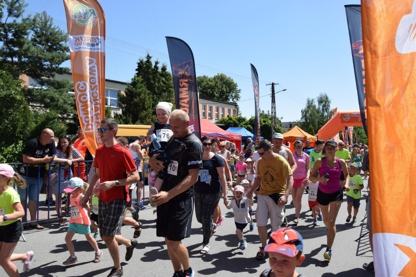 III Bieg Leśny w Teodorach. Bieg rodzinny, w roli głównej dzieci [zdjęcia]