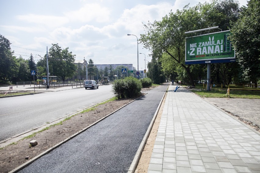 Ścieżka rowerowa wzdłuż Zgierskiej w Łodzi jest już prawie gotowa [ZDJĘCIA]