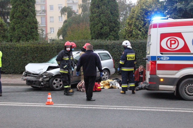 Zderzenie dwóch opli astra. Trzy osoby w szpitalu