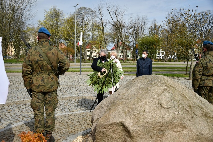 Lębork. Władze samorządowe miasta i powiatu uczciły 230 rocznicę Konstytucji 3 Maja
