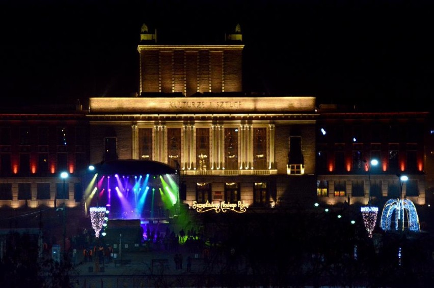 Zabawa sylwestrowa na placu Wolności w Dąbrowie Górniczej