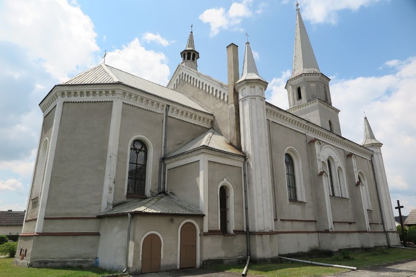 Kościół pw. św. Jana Chrzciciela w Obrowcu wzniesiono w...