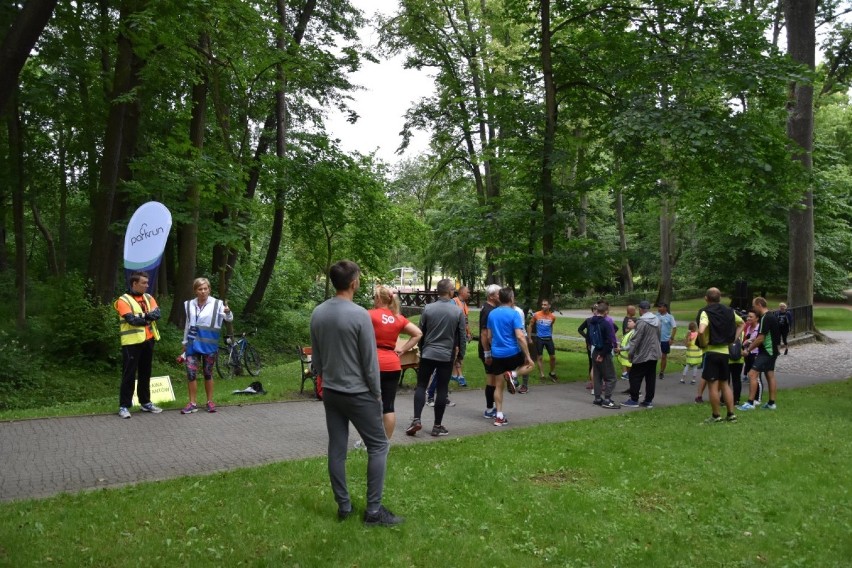 ,,Biegaj, truchtaj, maszeruj" - Parkrun w Parku Miejskim w Wejherowie [ZDJĘCIA]