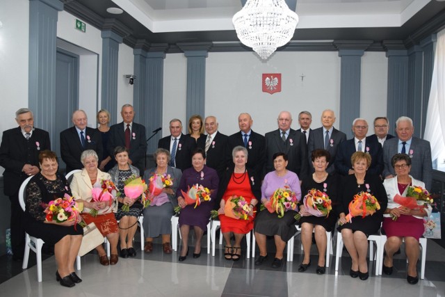 Złoci i diamentowi Jubilaci z gminy Opoczno odebrali medale od prezydenta RP