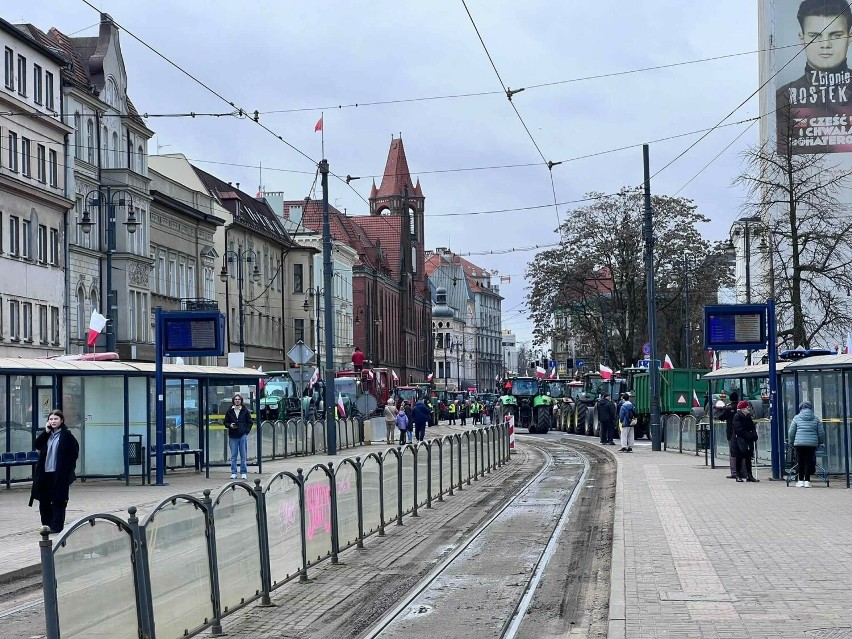 Ruch tramwajowy na ulicy Jagiellońskiej odbywa się bez...