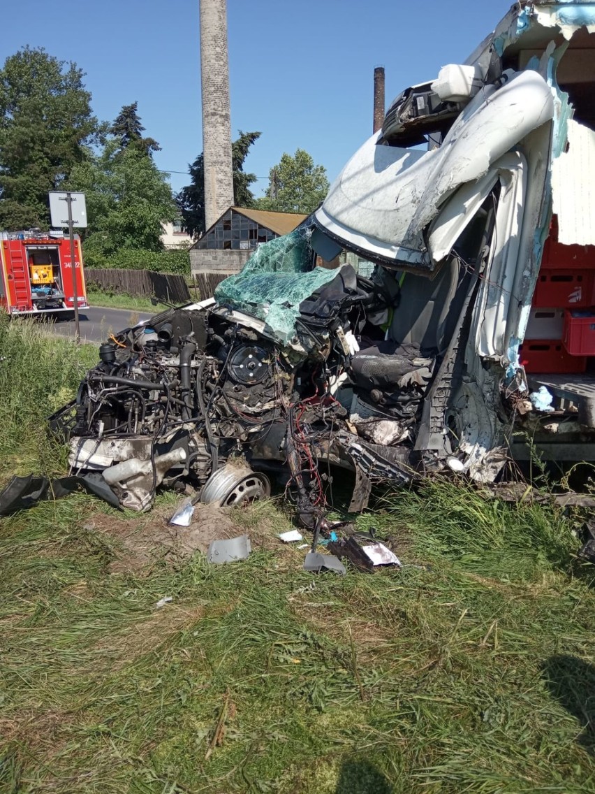 Wypadek w Skarszewku pod Kaliszem. Jedna osoba została ranna. ZDJĘCIA