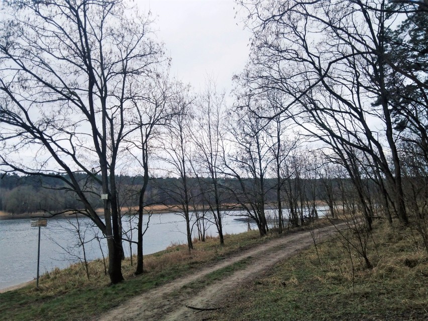 Jezioro Nowe i Kanał Fryderykowski są miejscami, które...