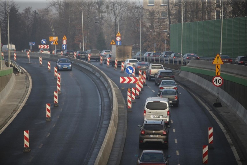 Skrzyżowanie ulic Kościuszki i Armii Krajowej w Piotrowicach...