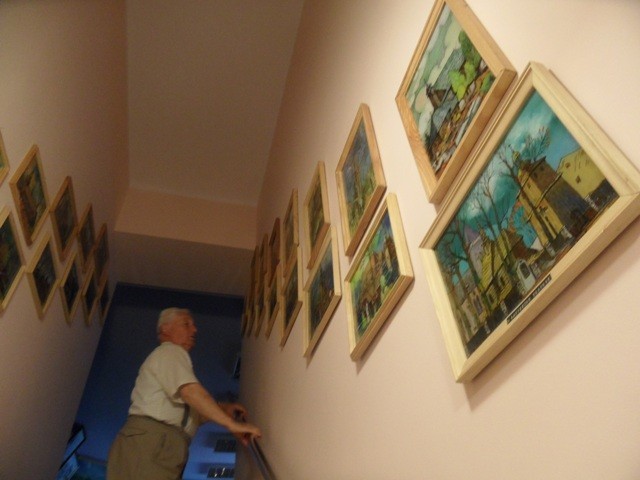 Odwiedziliśmy galerię dzieł Stanisława Trefonia. Mecenas z Halemby uzbierał ponad 2,5 tys. prac