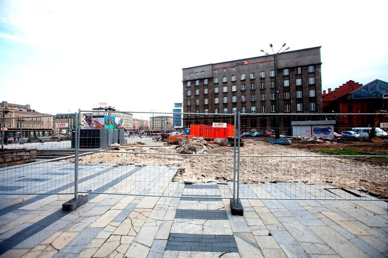 Drugi etap przebudowy centrum Katowic. Plac Obrońców...