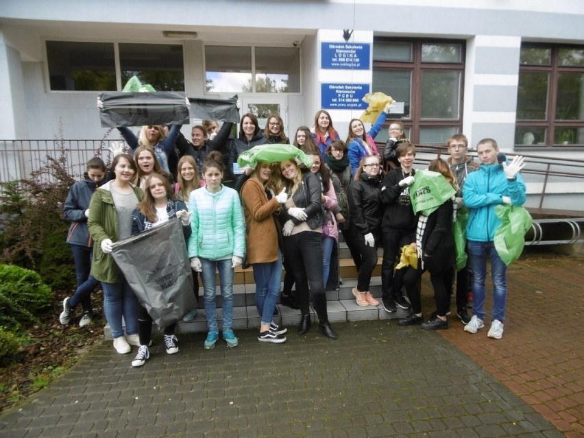 Uczniowie ZSI uczestniczyli w akcji "Sprzątanie Świata"