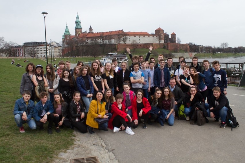 Rybnik: gimnazjaliści na pielgrzymce do Łagiewnik