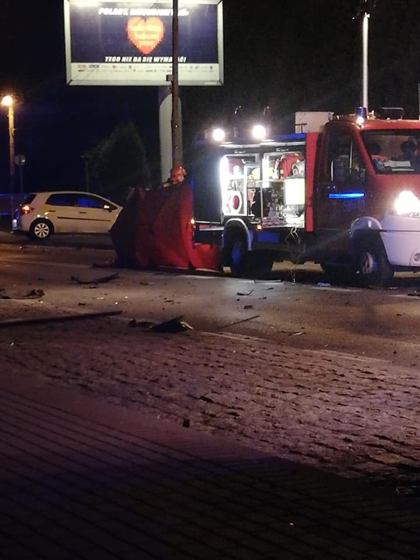 Poważny wypadek na Raciborskiej w Rybniku. Kierowca zbiegł