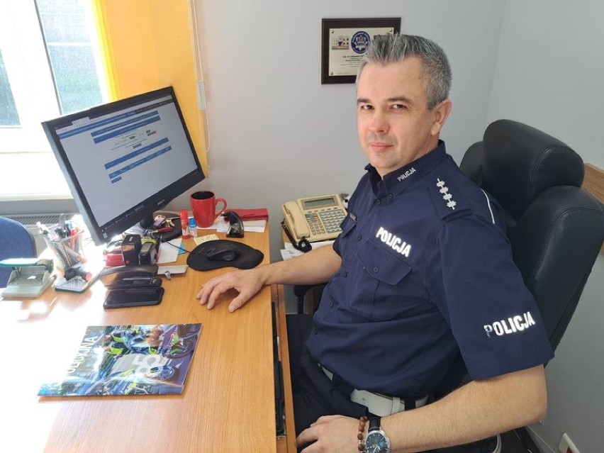 Naczelnik Wydziału Ruchu Drogowego asp. szt. Adam Szymański, będąc w czasie wolnym od służby, pomógł policjantom zatrzymać nietrzeźwego kierowcę - 1 października 2022