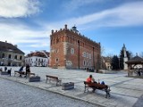 Stare Miasto w Sandomierzu opustoszałe mimo pięknej pogody (ZDJĘCIA)  