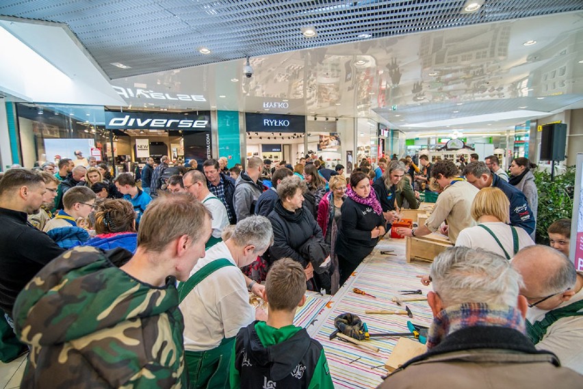 Ptaszkowe Love. Katowiczanie świętują Walentynki budując budki dla ptaków