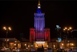 Pałac Kultury i Nauki we flagę Francji i księga. Warszawa odda hołd ofiarom zamachu w Nicei