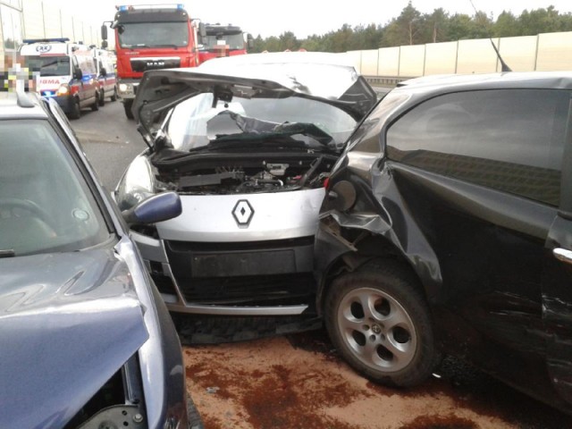 Wypadek na S11 w Gądkach: Zderzyły się cztery samochody
