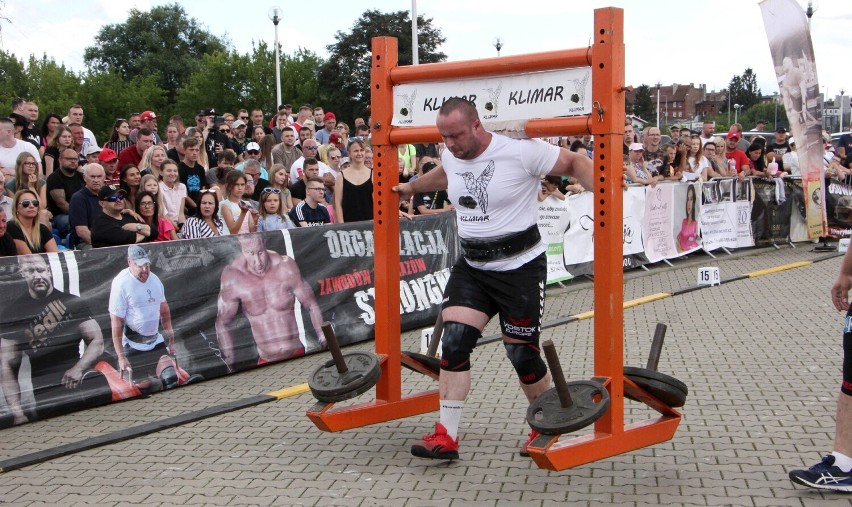 W Marinie w Grudziądzu odbyły się zawody strongmanów. Nie...