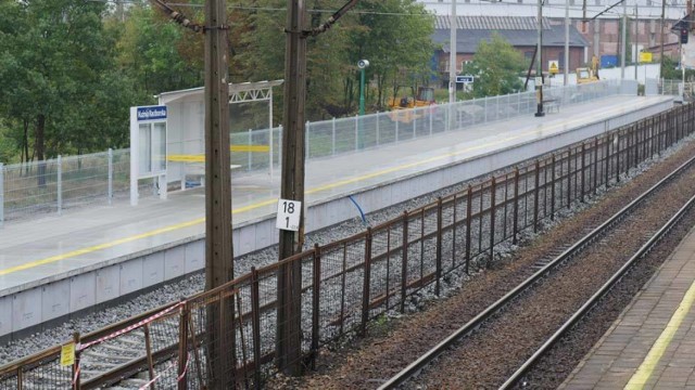 Dobiega końca przebudowa peronu nr 2 i torów na stacji w Kuźni Raciborskiej