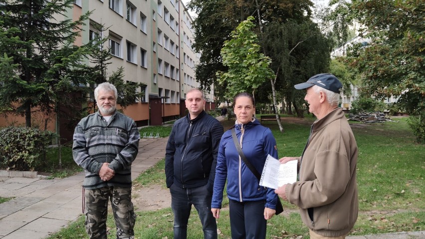 Uciążliwości bazaru przy Dmowskiego w Piotrkowie -...